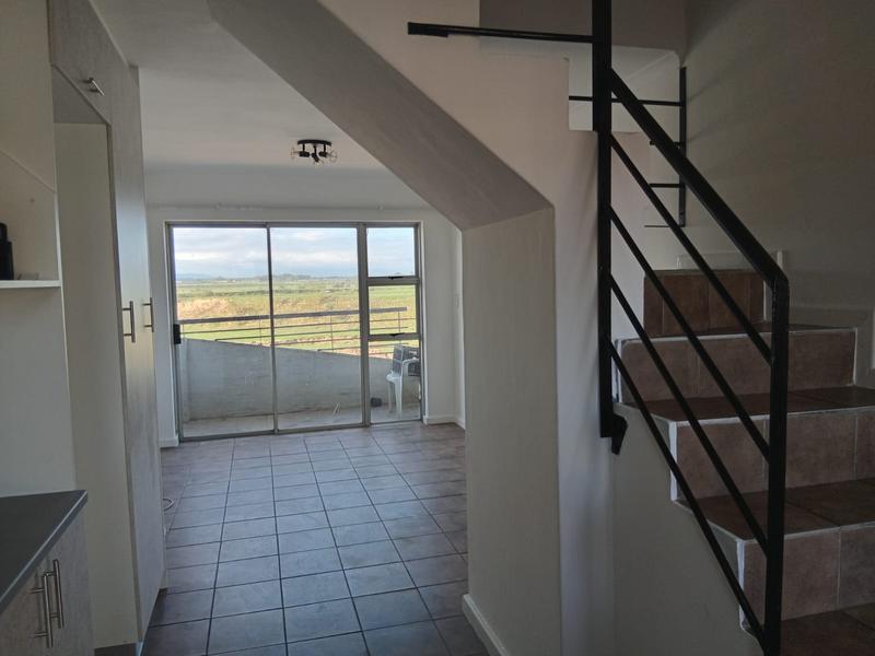 To Let 2 Bedroom Property for Rent in Uitzicht Western Cape